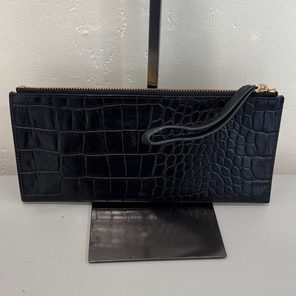 Henri Bendel Black crocodile embossed Clutch - Picture 2 of 3